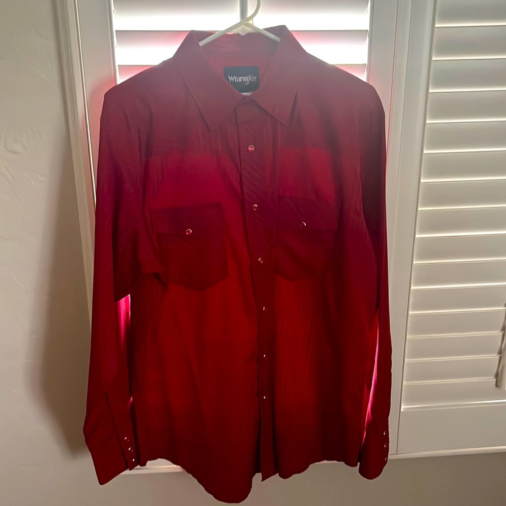 Wrangler pearl-snap long sleeve. Fancy!